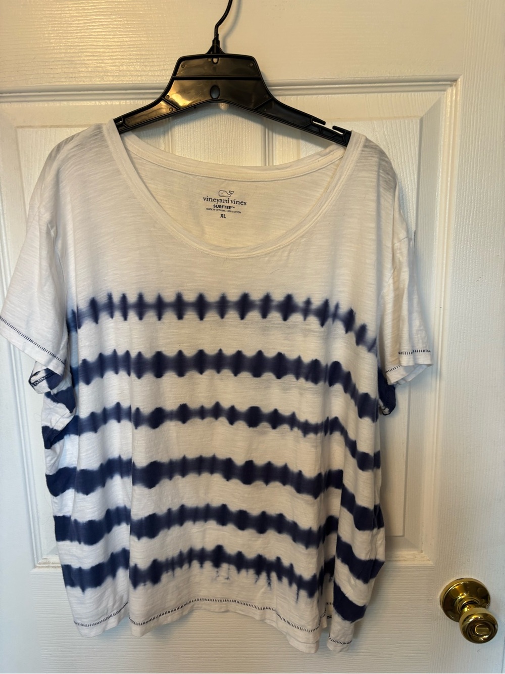 Vineyard Vines White and Navy Tie-Dye Scoop Neck Tee
